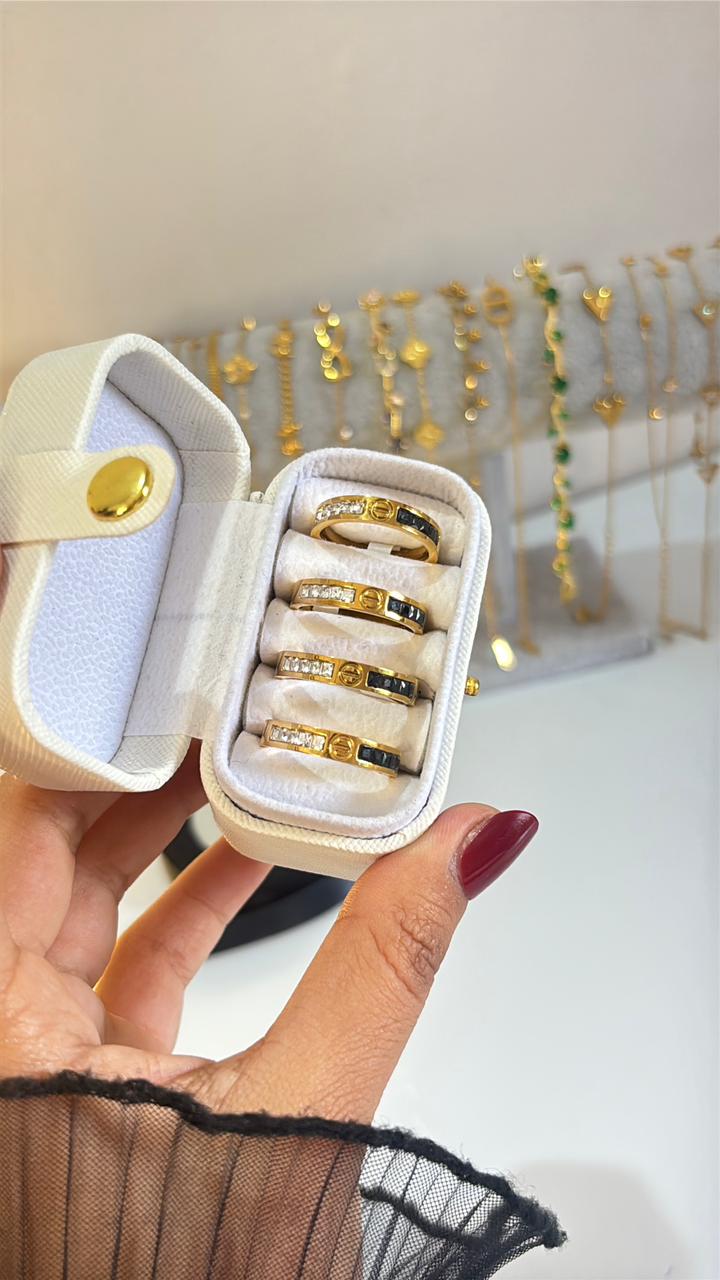 Noir Luxe Band Ring